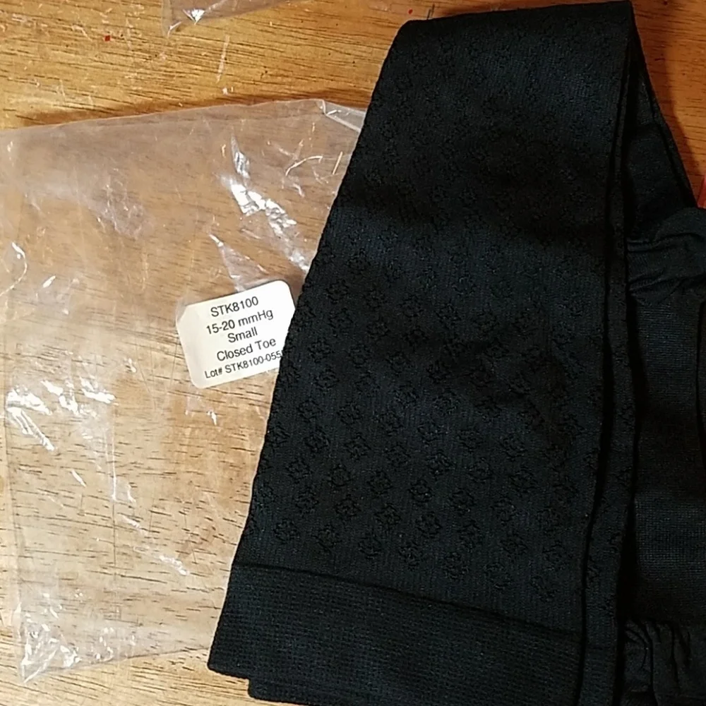 Black Knee High Closed Toe 15-20 mmHg Small
